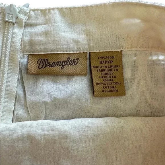 Wrangler Cream Lace Mini Skirt size small - Picture 2 of 7